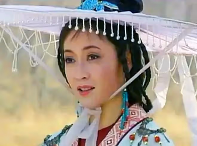 「甘十九妹」楊潞定居美國,寄情玩樂49歲仍貌美,住豪宅生活愜意