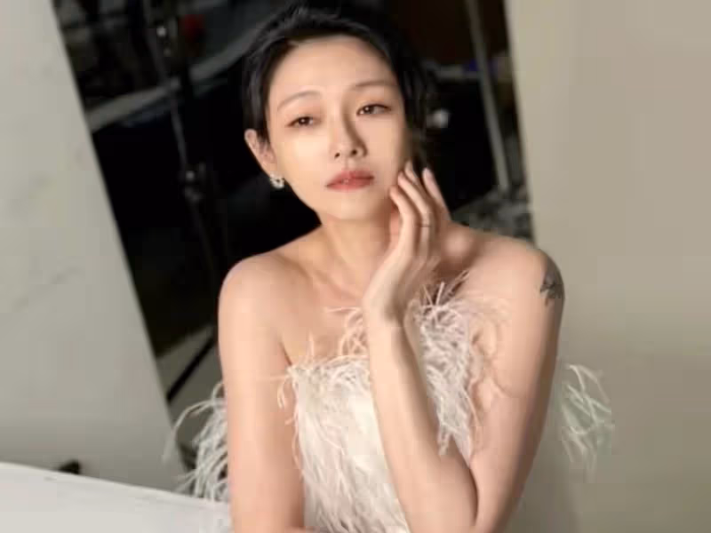 大S近況曝光!再婚後復工撈金,46歲皮膚緊致狀態宛如少女,網友:被愛情滋潤的女人好美