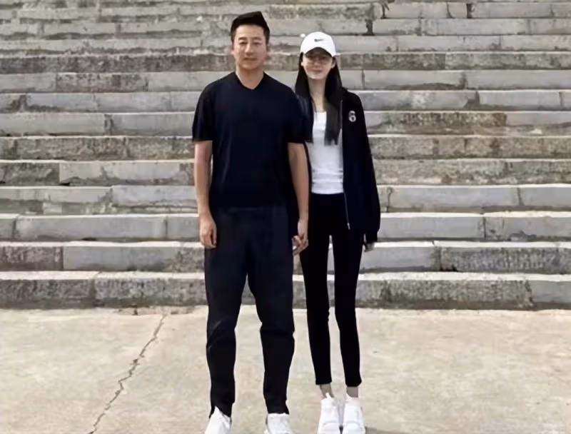 大S近況曝光!再婚後復工撈金,46歲皮膚緊致狀態宛如少女,網友:被愛情滋潤的女人好美