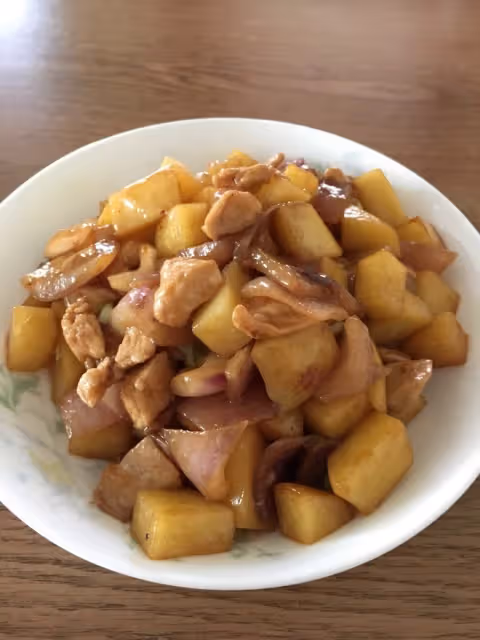 洋蔥雞肉燒土豆