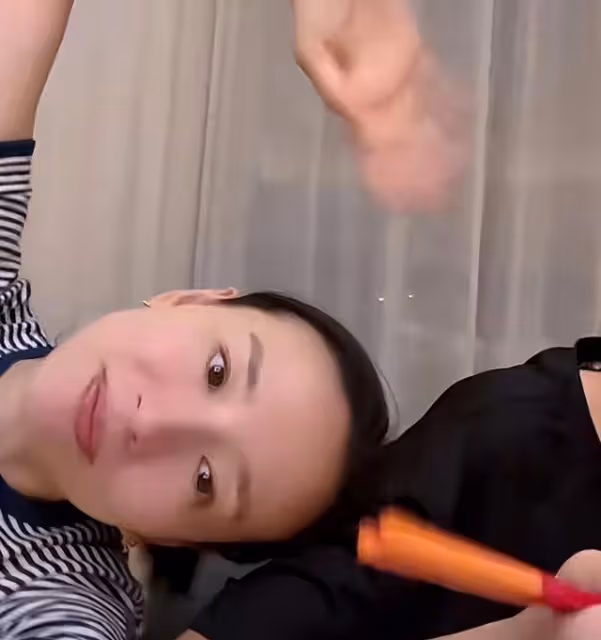 42歲董潔曬劇組生活!酒店內游泳手臂太粗壯,備單獨廚房排面十足