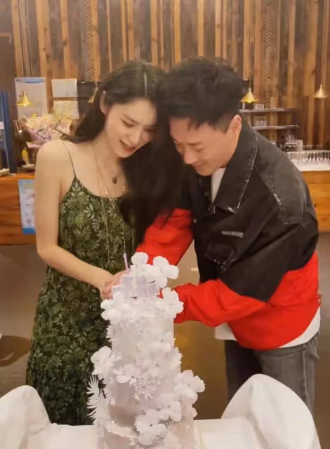 TVB前當家小生為愛妻擺生日宴!多位圈中人現身,陳浩民妻子搶鏡