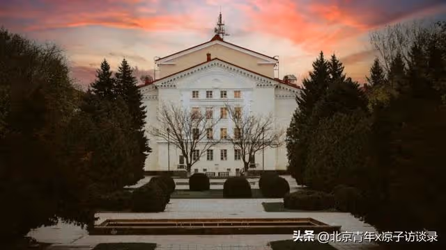 分手後才知道，坐地鐵上學的初戀，竟是韓國財團千金
