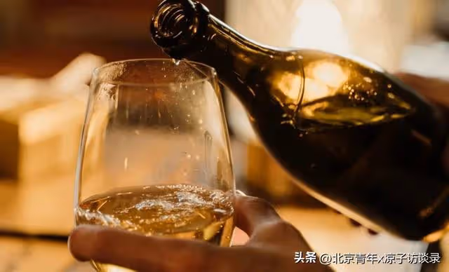 分手後才知道,坐地鐵上學的初戀,竟是韓國財團千金