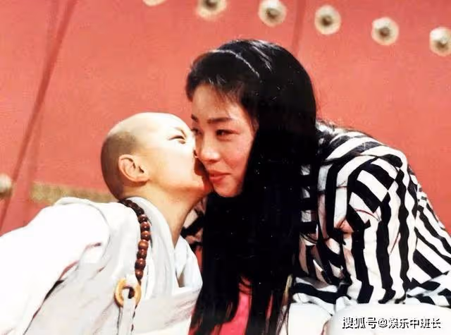 「少林小子」釋小龍的消亡史:被父親當「搖錢樹」,情斷何潔被黑