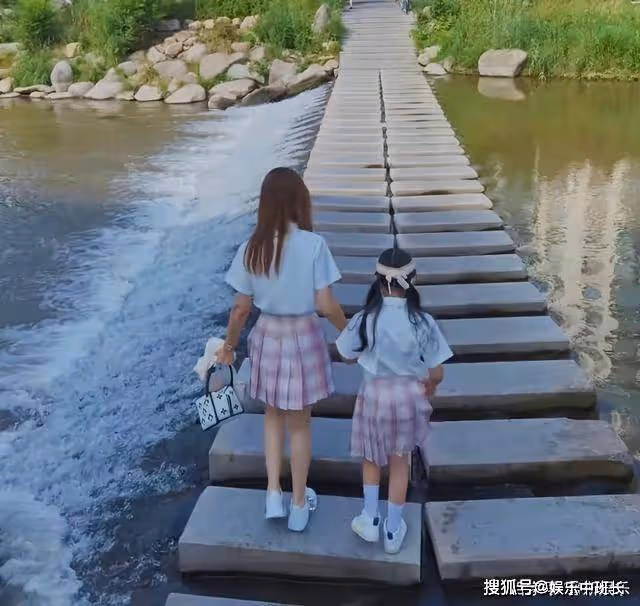 雷佳音女兒:不僅是天生段子手,還是令父親驕傲的「虛榮怪」