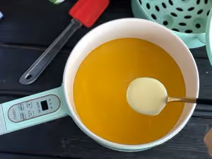 巨簡單的奶香南瓜糕，適合秋天吃的小零食，甜甜糯糯入口即化，小寶寶也能吃