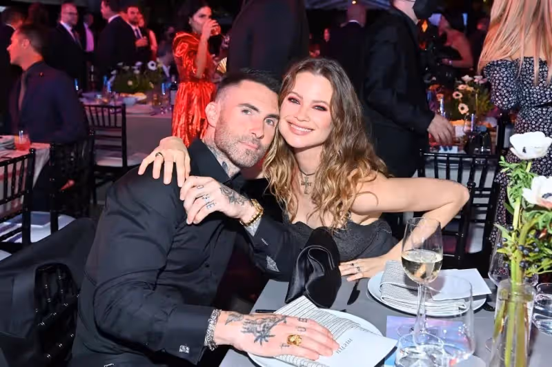 Maroon 5主唱否認婚外情後　更多女性爆料收過「性暗示私訊」