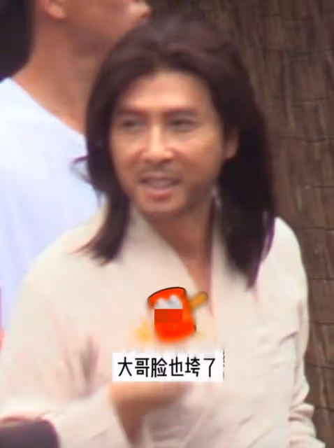 60歲甄子丹扮演喬峰,妝造邋遢不堪,片場練武體力嚴重不足!