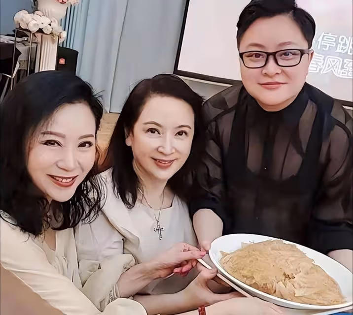 《大內群英》亞視版已經播出42年了,劇中演員之間的差距很大,有些人獲得了最