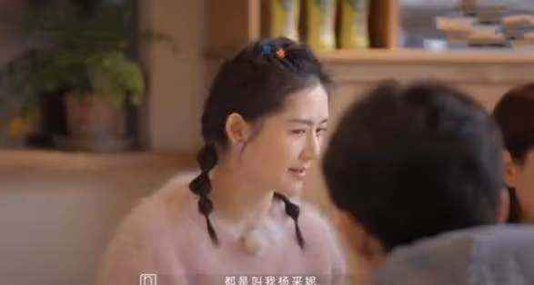 謝娜新綜藝「吹牛」引熱議，稱顏值與鞏俐媲美，遭遇袁詠儀吐槽