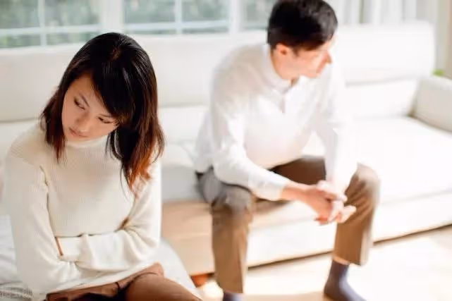 我們不要AA制了,媽生病了,你要幫我!老婆:是你媽讓我們AA制的