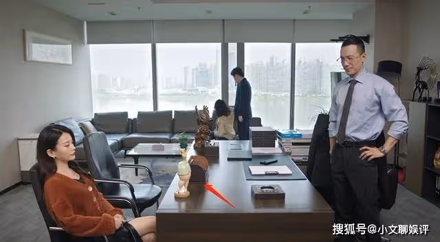 《底線》一個擺台,撕開倪總的教養與人品,他才是李芳凝恥辱的根源