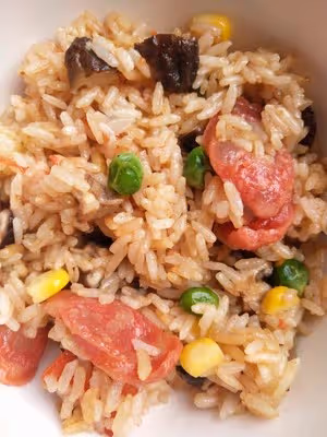 蔬菜臘腸電飯煲飯