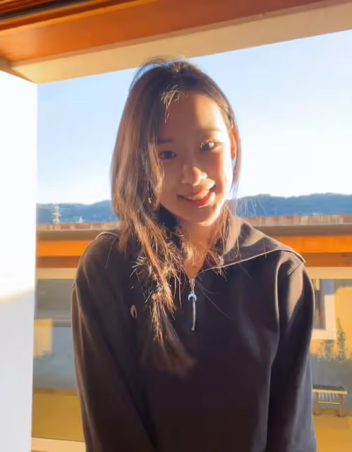 趙文卓大女兒瑞士留學曬美照!清純高顏值神似爸,一年學費近百萬