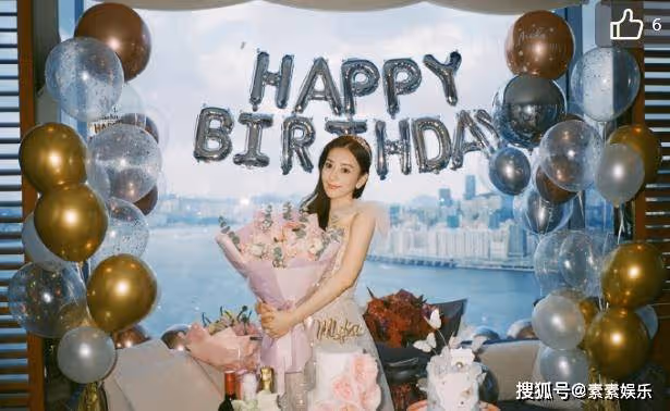方媛分享生日慶祝照片：穿公主裙像天使，拿香檳捧鮮花貴氣十足