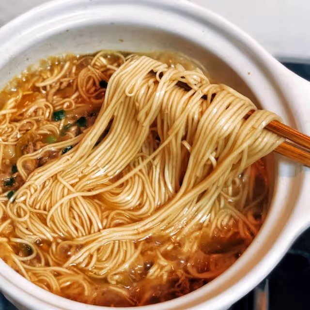 多少次早起就為了這一口——榨菜肉絲麵