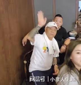 六位港星內地聚餐！惠英紅前任娶小20歲嬌妻，萬梓良徒弟開工廠