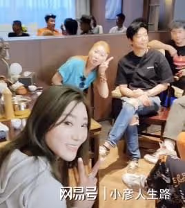 六位港星內地聚餐！惠英紅前任娶小20歲嬌妻，萬梓良徒弟開工廠