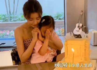 大福迎5歲生日,孫怡董子健先後為其慶生,二人分得徹底無互動