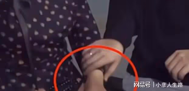 九江三院走水,杜粉提醒杜新枝看作業本,網友:不按劇本來?