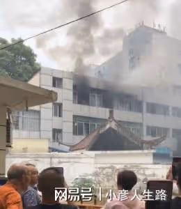 九江三院走水,杜粉提醒杜新枝看作業本,網友:不按劇本來?