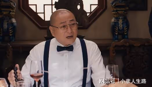 奔著潘粵明看的《崑崙神宮》,我卻被「明叔」湯鎮業圈了粉