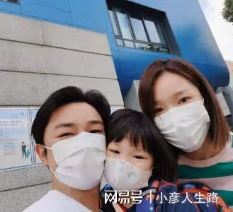 王祖藍定居上海!香港豪宅售4110W賺781W,大女兒書包僅100元