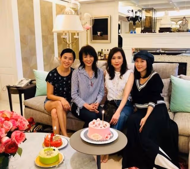 久休復出當主持!香港知名女星二婚嫁富商,過闊太生活還經營生意