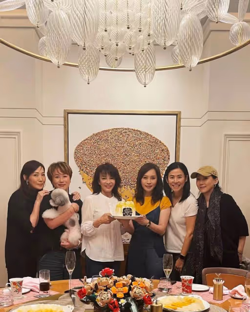 凍齡功力驚人,47歲前TVB女星淡出多年罕有現身,零老態依舊美艷