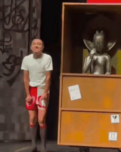 文章太勇了,演丑角還是個出軌男,不懼大眾目光把猥瑣演到極致!