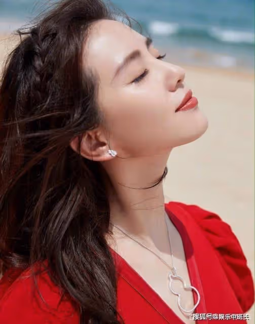 為什麼楊冪結婚只請了唐嫣一個伴娘,而其他人結婚卻有那麼多伴娘