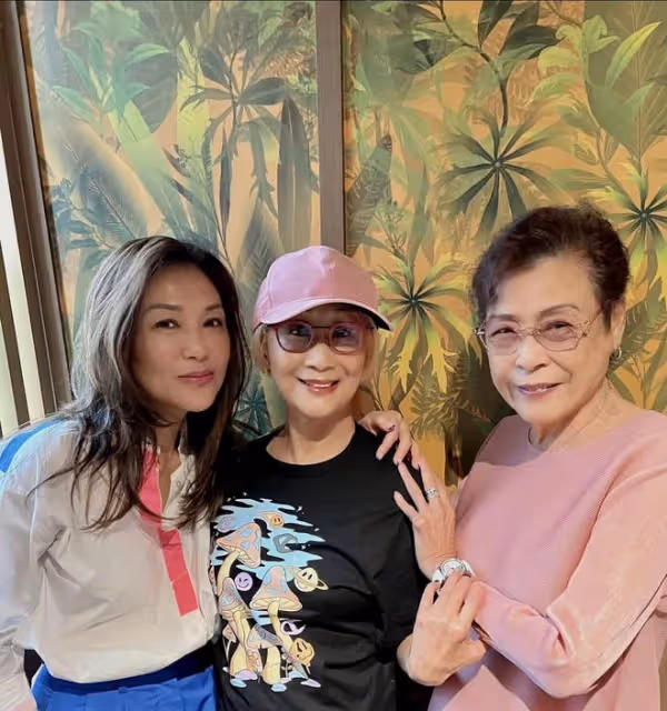 古天樂前女友與宣萱聚會!47歲皮膚緊緻似少女,至今未婚無兒女