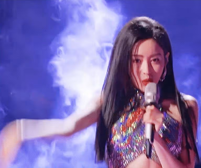 浪姐3顏值擔當張天愛,憑才華殺出重圍,背後有專業歌手指點?