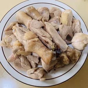 叮，土豆燉雞塊來啦，超級下飯！湯汁和米飯絕配😋