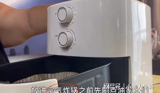 胖猴仔重操舊業做吃播,大口吃肉香到搖頭,網友:離反彈不遠了