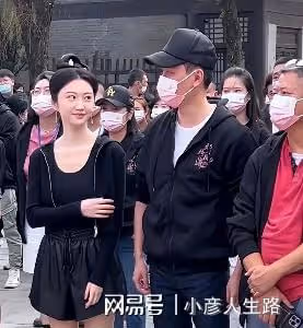 肥肚腩、大眼袋、憔悴老態,離婚後的馮紹峰怎麼變成這樣了?
