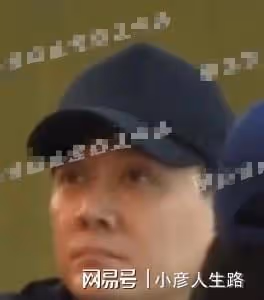 肥肚腩、大眼袋、憔悴老態,離婚後的馮紹峰怎麼變成這樣了?
