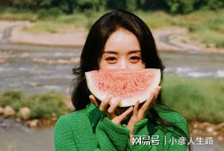 肥肚腩、大眼袋、憔悴老態,離婚後的馮紹峰怎麼變成這樣了?