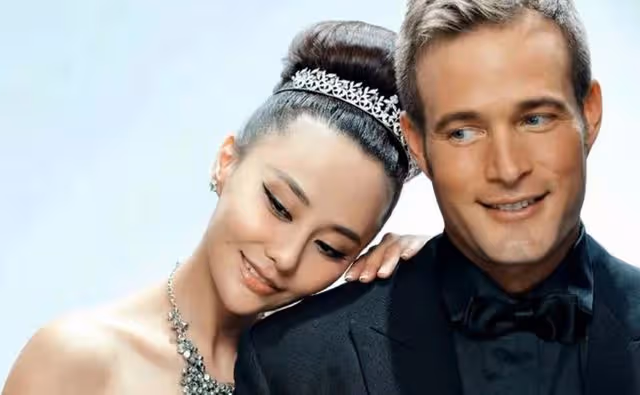 吳奇隆前妻曝婆婆去世,與富豪老公抱頭痛哭,未見老人最後一面