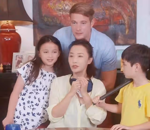 吳奇隆前妻曝婆婆去世,與富豪老公抱頭痛哭,未見老人最後一面