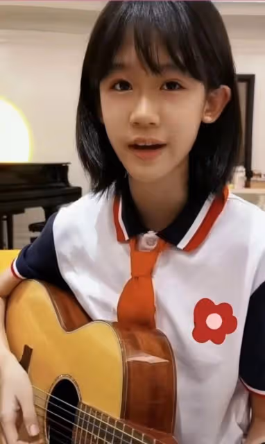 陸毅13歲女兒近照驚艷!五官精緻瘦成巴掌臉,高顏值被贊似陳都靈