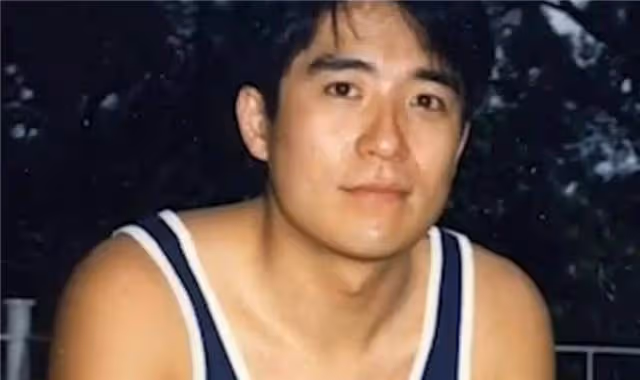 曾被稱「翻版」梁朝偉,67歲香港男星放低姿態轉行做安保「月薪60000」安穩生活:不和別人比,我過得很好