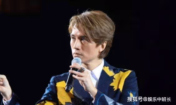 雖然相貌普通卻才華橫溢,香港人稱他為「神」,無數人為他瘋狂