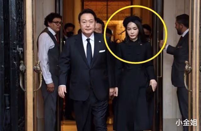 臉垮了！韓國第一夫人整容矽膠臉成功搶鏡，扛不住外媒高清鏡頭