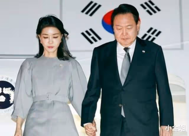 臉垮了!韓國第一夫人整容矽膠臉成功搶鏡,扛不住外媒高清鏡頭