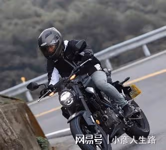 試駕2023款Honda本田CB300R