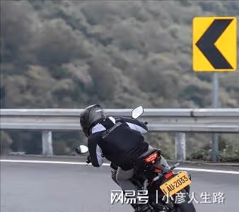 試駕2023款Honda本田CB300R