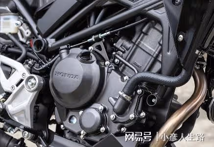 試駕2023款Honda本田CB300R