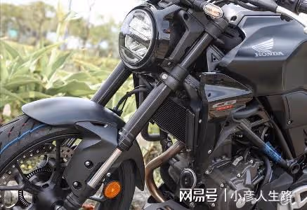 試駕2023款Honda本田CB300R